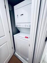 900 W Montrose Ave in Chicago, IL - Foto de edificio - Building Photo