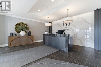 155 Caroline St S in Waterloo, ON - Building Photo - Building Photo