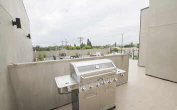 Oxnard View in Van Nuys, CA - Foto de edificio - Building Photo