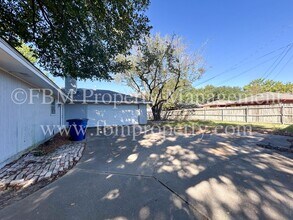 1700 Charlottesville Dr in Ennis, TX - Building Photo - Building Photo