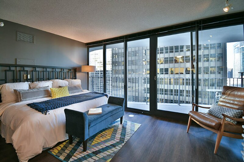 235 N Columbus Dr in Chicago, IL - Building Photo