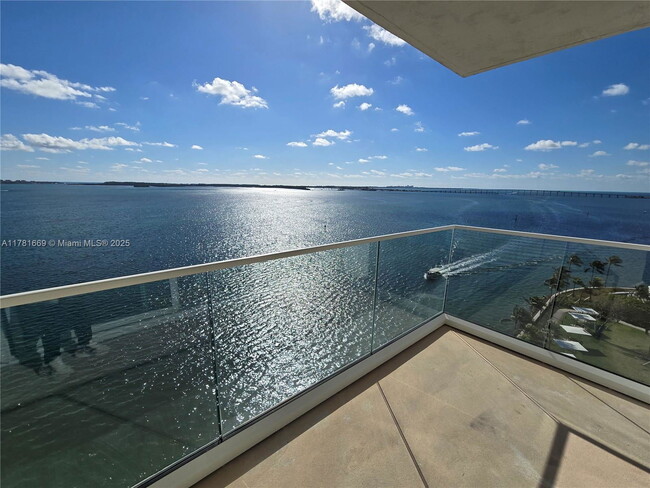 property at 800 Claughton Island Dr