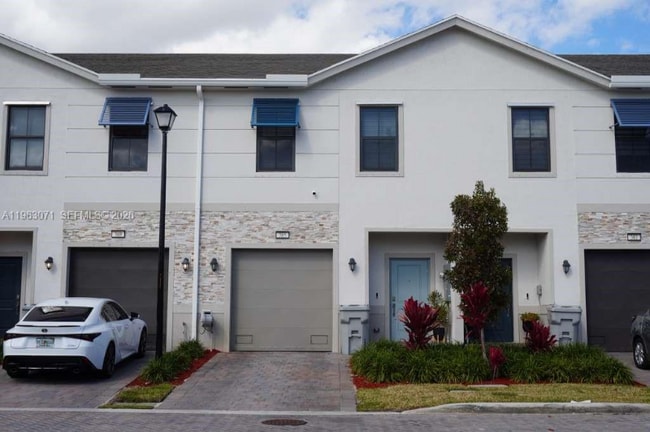 385 NW 9th St in Pompano Beach, FL - Building Photo - Building Photo