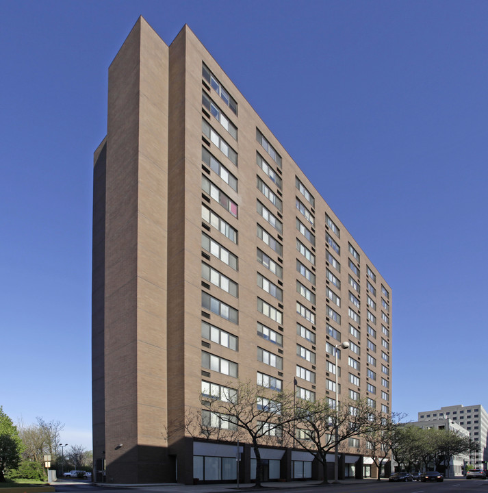 Page Tower in Cincinnati, OH - Foto de edificio