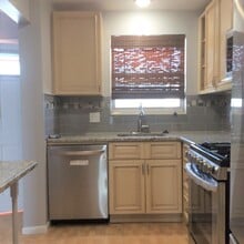 6025 Shore Blvd S in Gulfport, FL - Building Photo - Building Photo