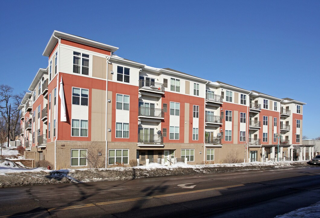 Emerson Hills Apartments in West St. Paul, MN - Foto de edificio