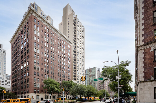 The Carlton Park Cooperative in New York, NY - Building Photo - Building Photo