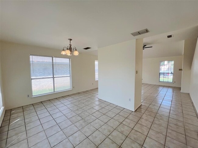4606 Sojourner St in Austin, TX - Foto de edificio - Building Photo