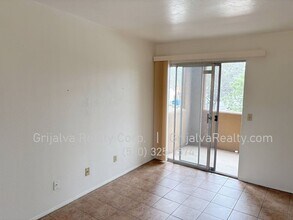 1810 E Blacklidge Dr in Tucson, AZ - Building Photo - Building Photo
