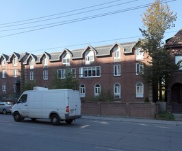 1250 King St W in Toronto, ON - Building Photo - Building Photo