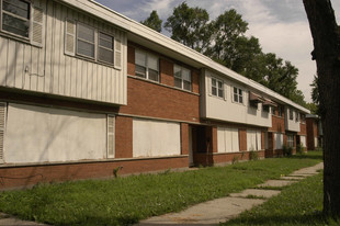 Lowe Avenue Townhome Apartments