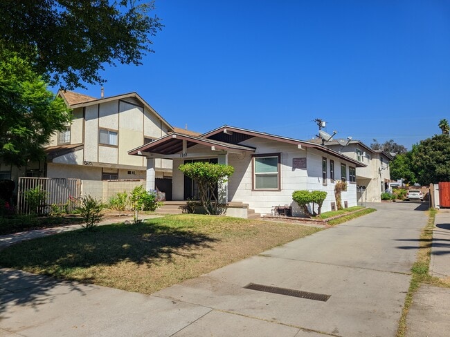 1910 Vassar St, Unit Front House