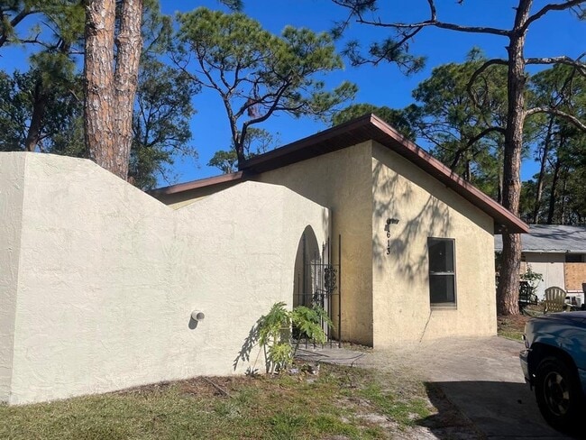 property at 613 61st Ave Terrace E
