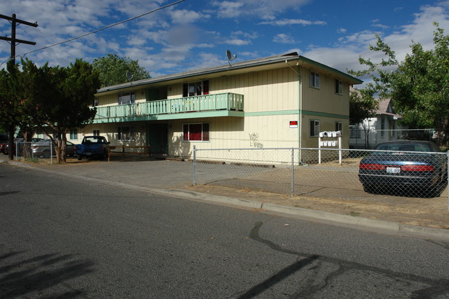 1121 Swan Ave in Yakima, WA - Foto de edificio - Building Photo