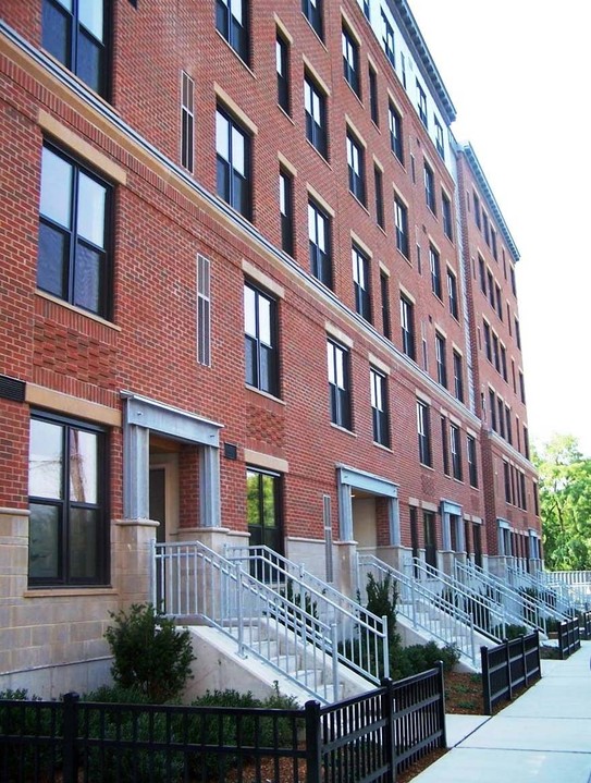 Amory Terrace in Boston, MA - Foto de edificio