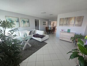 5010 NW 51st Ct in Tamarac, FL - Building Photo - Building Photo