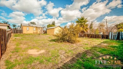 1431 Pearl St in Bakersfield, CA - Building Photo - Building Photo