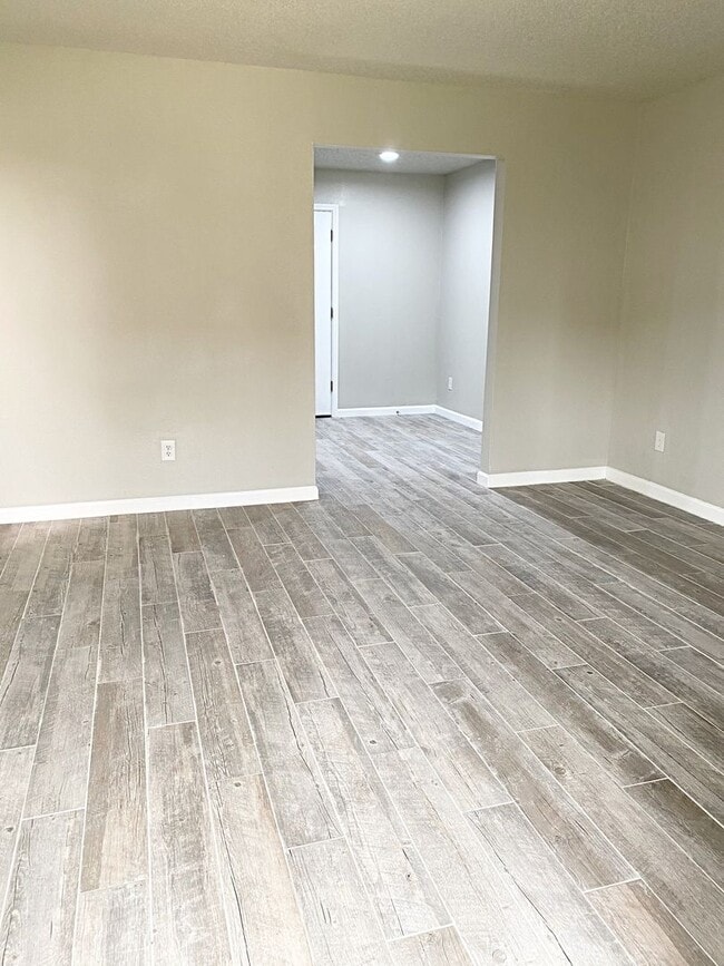 6025 Bedford Dr in Beaumont, TX - Building Photo - Building Photo