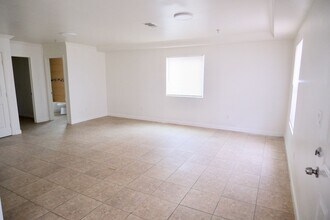 4210 Hooper Ave. in Los Angeles, CA - Building Photo - Building Photo