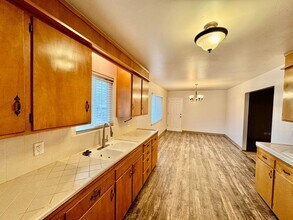 1422 S 10th St in Los Banos, CA - Building Photo - Building Photo