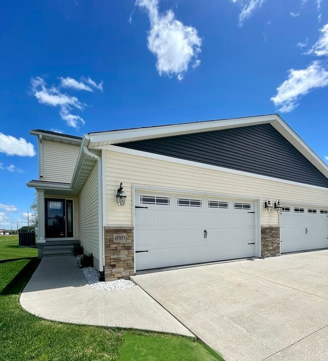 property at 4005 Sarah Dr
