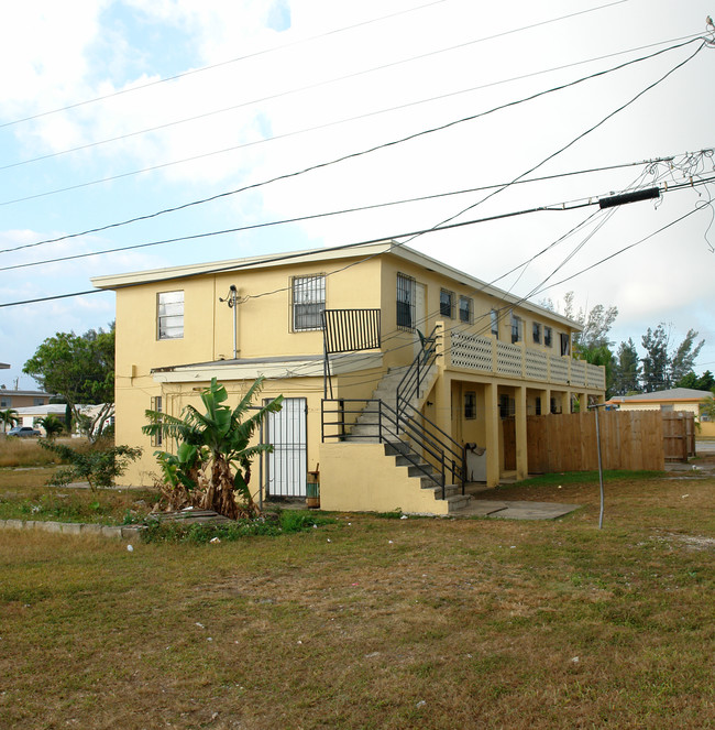 1469 NW 2nd Ave in Homestead, FL - Building Photo - Building Photo