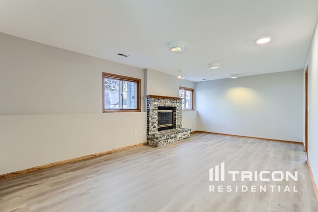14430 Exley Ln in Apple Valley, MN - Building Photo - Building Photo