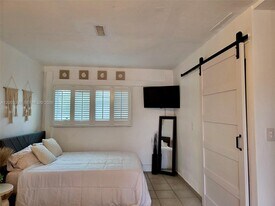 3405 W Lake Pl in Miramar, FL - Building Photo