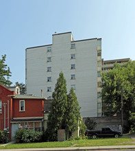 Queensvilla Condo in Hamilton, ON - Building Photo - Building Photo