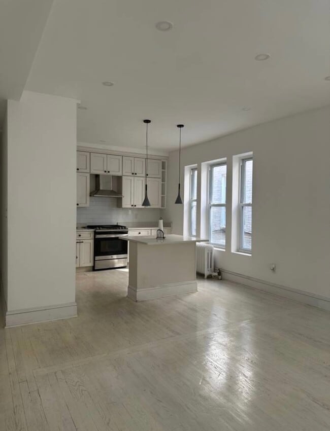 768 Saratoga Ave, Unit 768 1FL