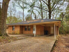 605 Olive St in Jasper, TX - Building Photo