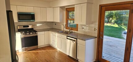 1702 Knoll Ave in McHenry, IL - Building Photo - Building Photo