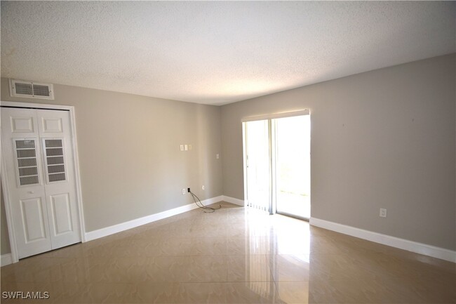 3405 Winkler Ave in Ft. Myers, FL - Building Photo - Building Photo