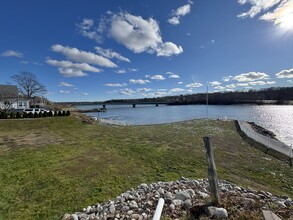 26 Main St, Unit #5 in Bucksport, ME - Foto de edificio - Building Photo