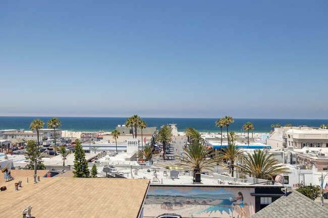 property at 1150 Manhattan Ave