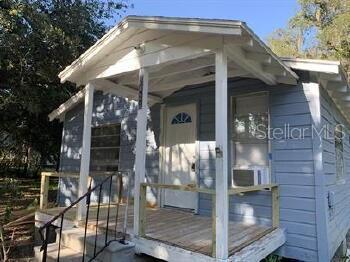 2422 Montclair Rd in Leesburg, FL - Building Photo