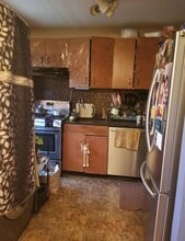 12 Lawrence Dr in White Plains, NY - Building Photo - Building Photo