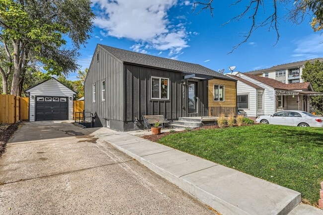 3711 S Sherman St in Englewood, CO - Foto de edificio - Building Photo