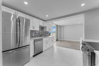 11111 Biscayne Blvd in North Miami Beach, FL - Building Photo - Building Photo