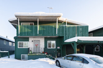 711 and 719 Bragaw St in Anchorage, AK - Building Photo - Building Photo