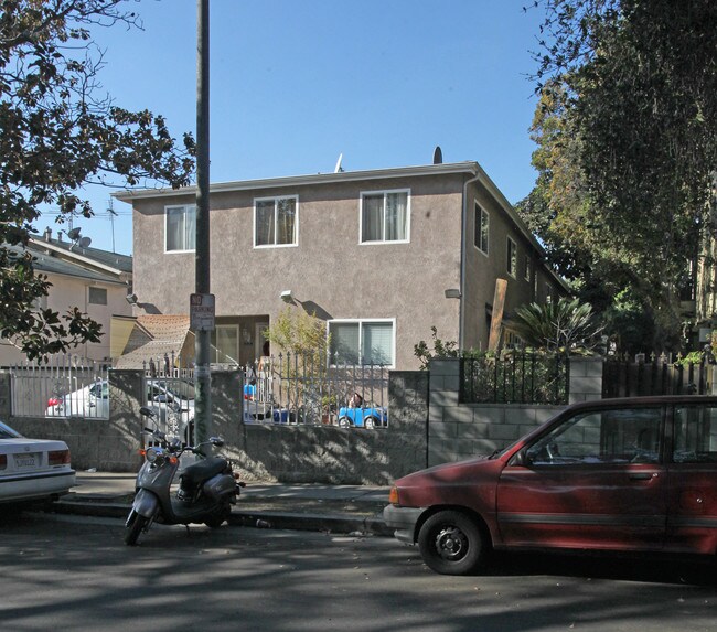 1635 N Harvard Blvd in Los Angeles, CA - Foto de edificio - Building Photo