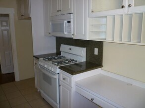 261 Parke St, Unit 4 in Pasadena, CA - Building Photo - Building Photo