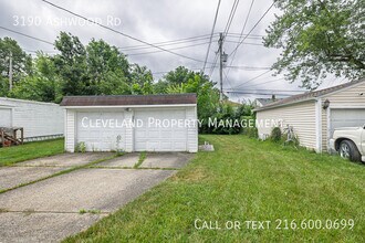 3190 Ashwood Rd in Cleveland, OH - Building Photo - Building Photo
