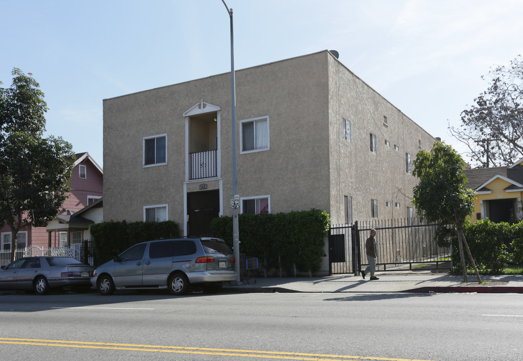 182 W Vernon Ave in Los Angeles, CA - Building Photo