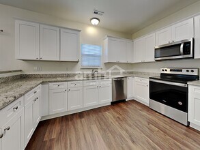 4210 Lindsey Ln in Winston-Salem, NC - Foto de edificio - Building Photo