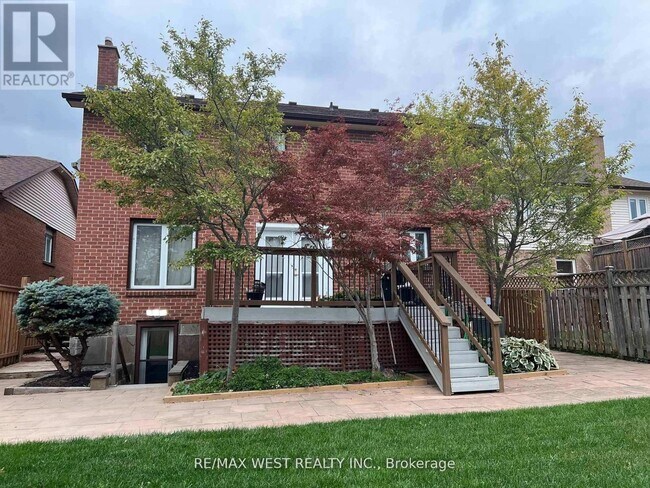 63 Taylorwood Rd in Oshawa, ON - Building Photo - Building Photo