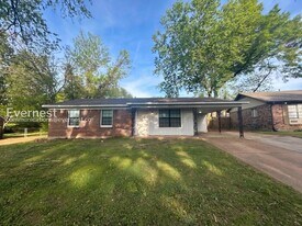 8328 Dottley Dr in Southaven, MS - Building Photo