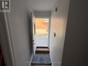 3261 Lawrence Ave E in Toronto, ON - Building Photo - Building Photo