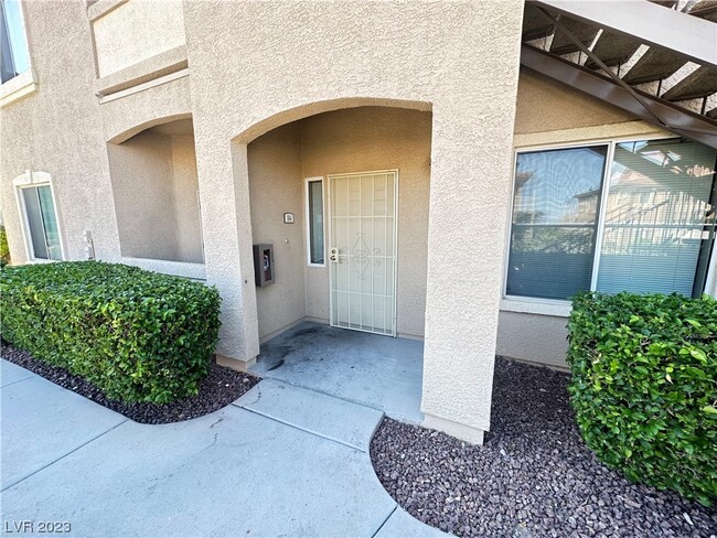 3481 Desert Cliff St-Unit -104 in Las Vegas, NV - Building Photo - Building Photo