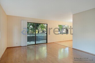 765 San Antonio Rd in Palo Alto, CA - Foto de edificio - Building Photo